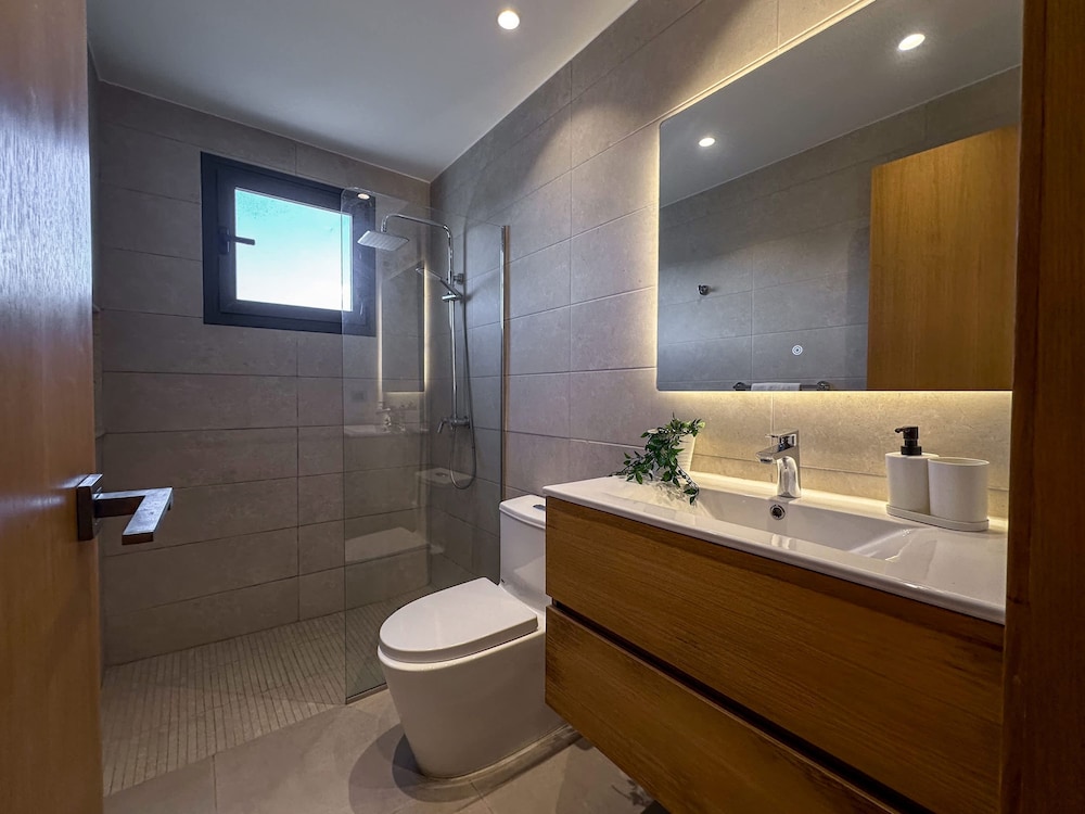 Fantastic new Golf View Apartment