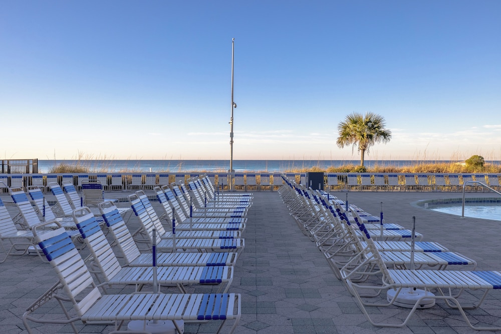 2BR Condo in Edgewater Resort With Golf, Tennis, Pools & Free Tram Service!