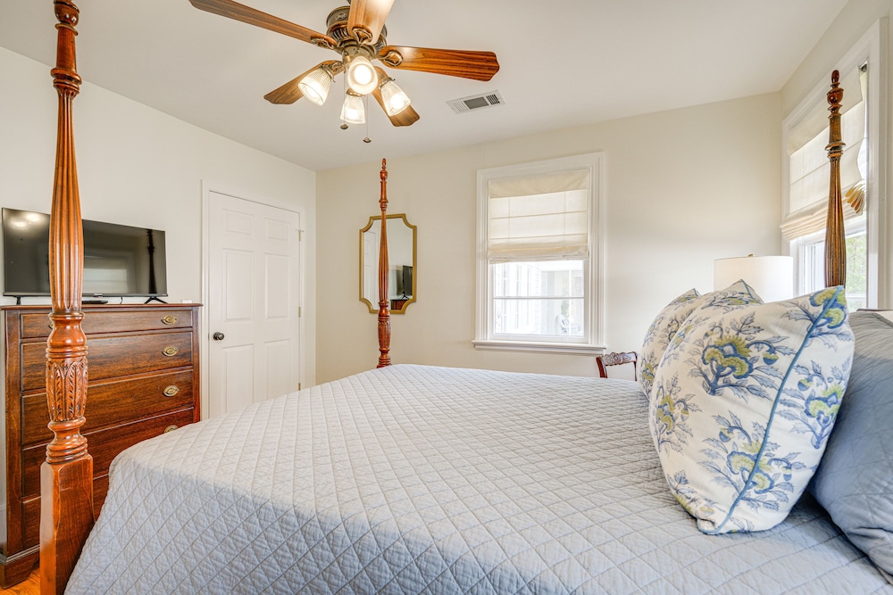 Charming Columbus Home: Steps to Lakebottom Park! view 5