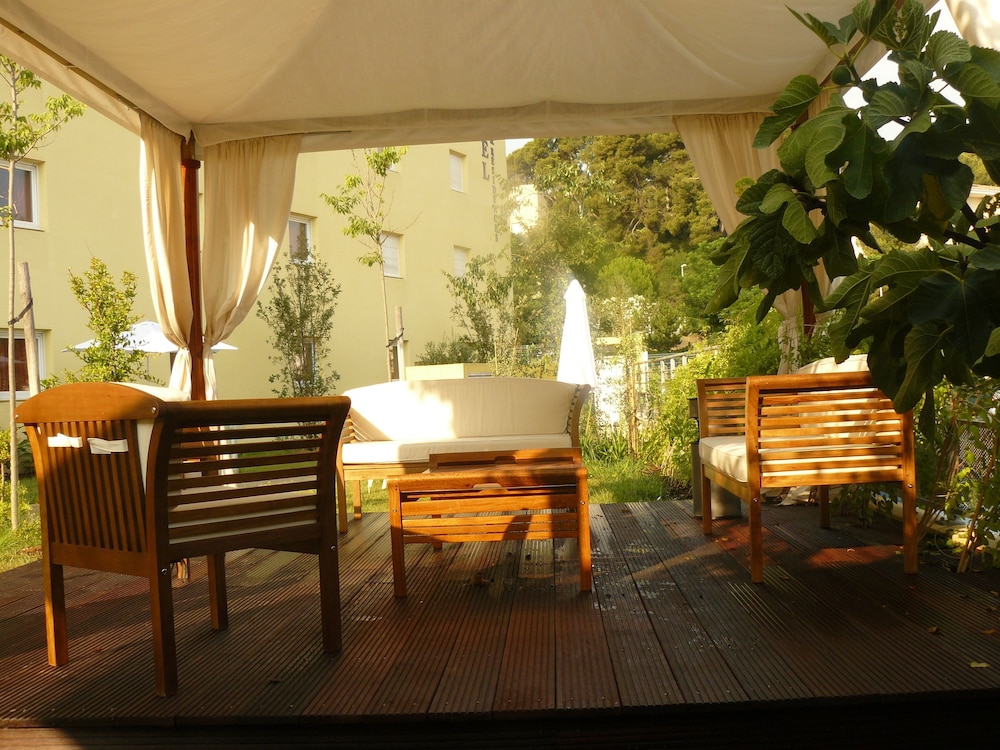Montpellier Vacations - Villa Bellagio Montpellier - Property Image 14
