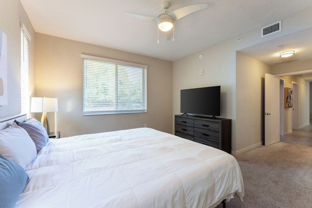 Daytona 3BR Getaway Pool, Gym, Pet Friendly