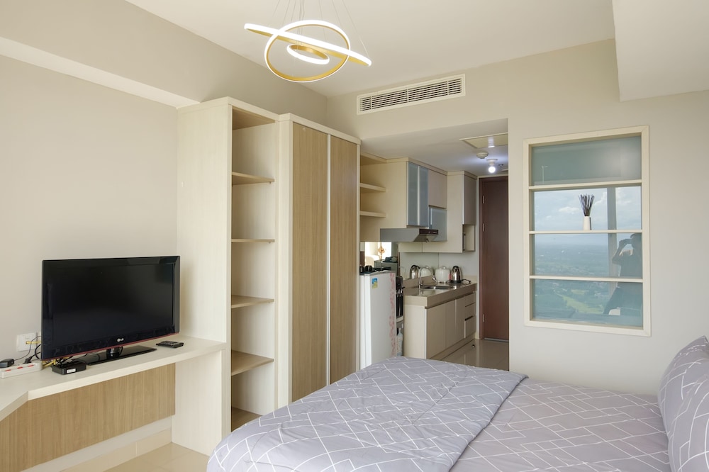 TwoSpaces Living at UResidence Apartment view 5