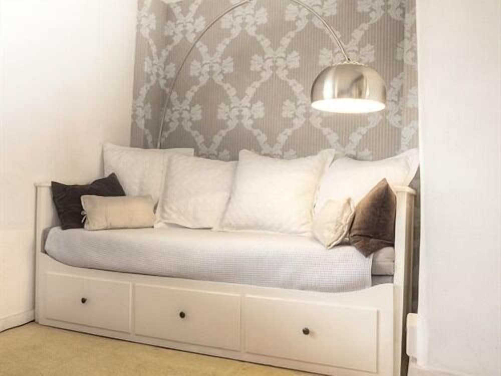 Devizes Vacations - The George  Dragon - Property Image 14