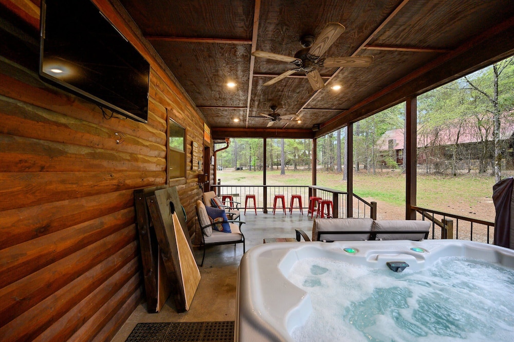 Sugar Mama Cabin for 10!