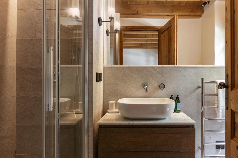 Magnificent Chalet Valhalla 5 Central Chamonix