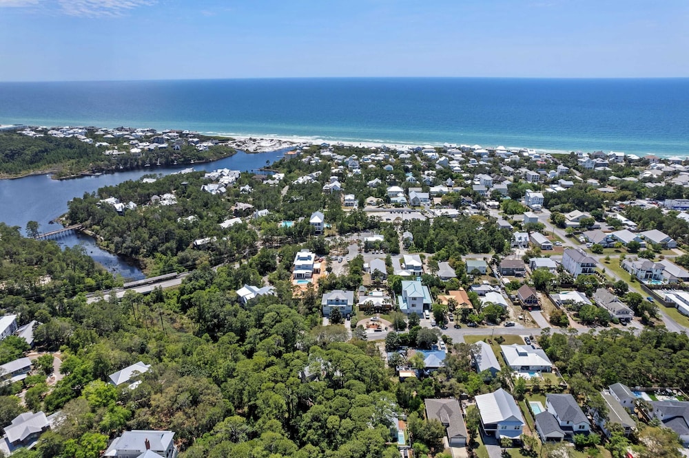 30A Good Vibes by Avantstay Private Pool + Bikes Beach Access