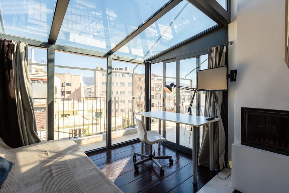 Acropolis Cozy Studio Home in the Heart of Athens