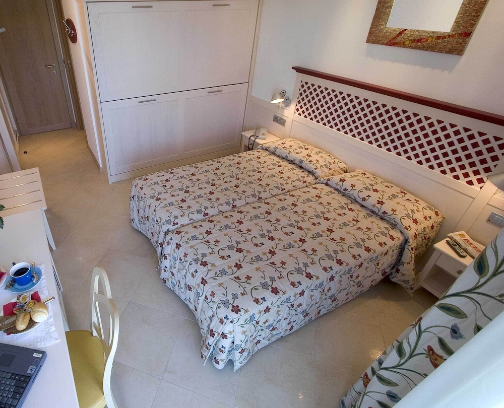 Katja Hotel