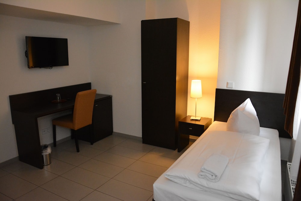 Frankfurt Vacations - Mosel Hotel Frankfurt - Property Image 33
