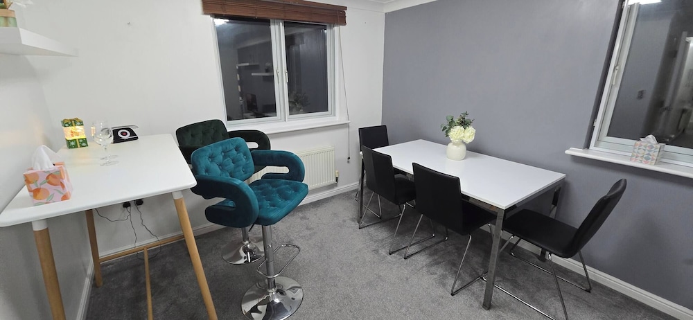 Stylish 2-bed Apartment in Newport, Perfect for a Relaxing Getaway