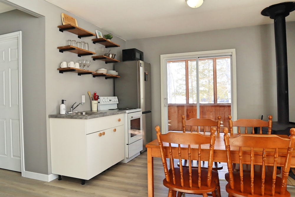 Lakepoint Cottage Resort