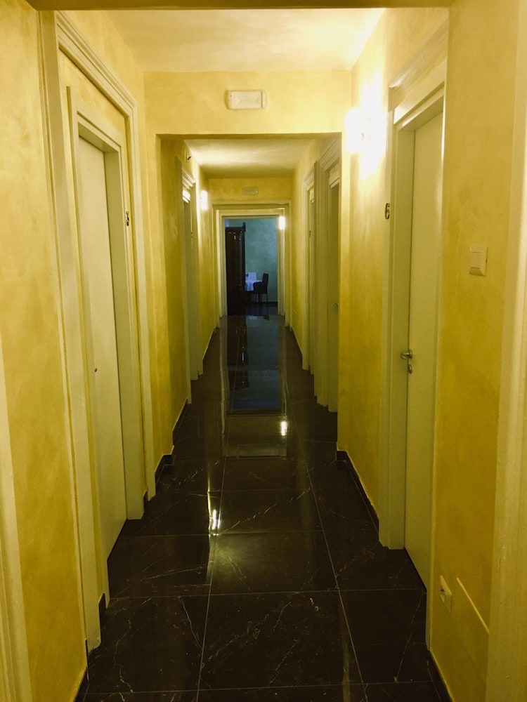 Roma Royal Residence