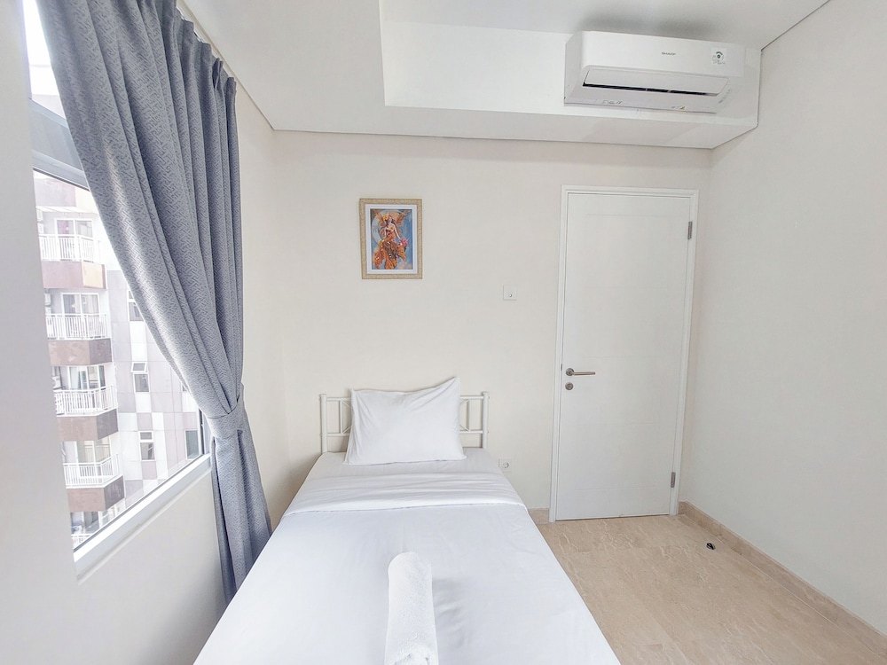 Serene And Comfort Living 3Br At Podomoro City Deli Medan Apartment