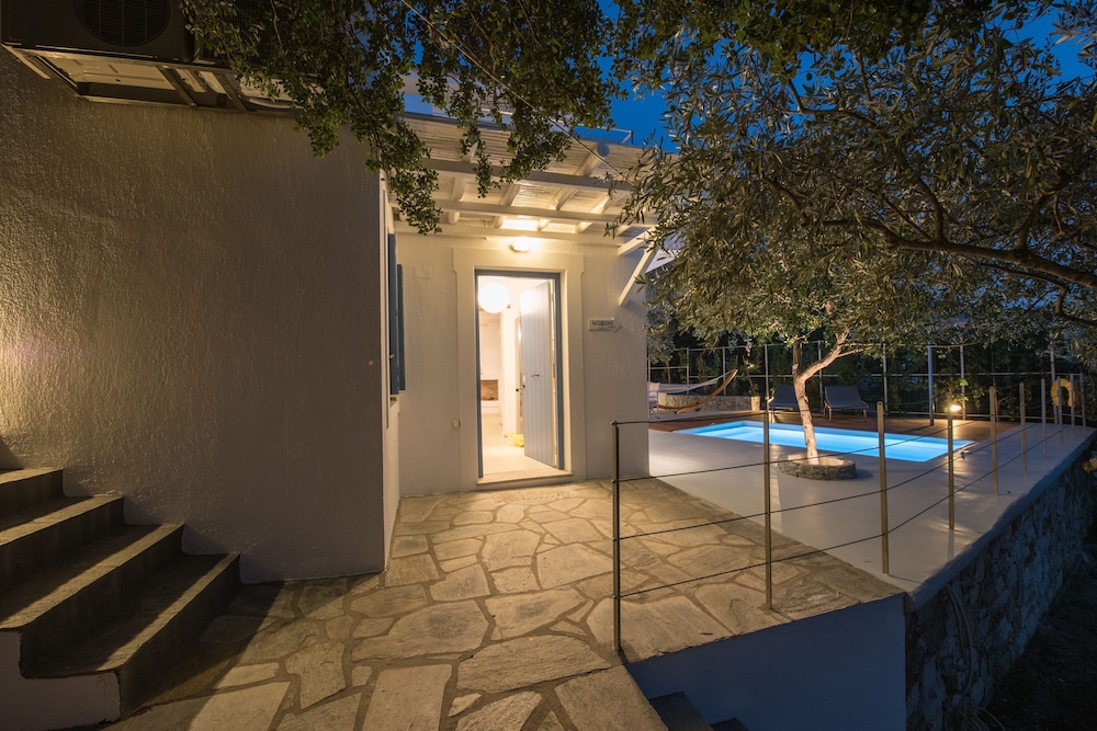 Evlalia Studios & Villas