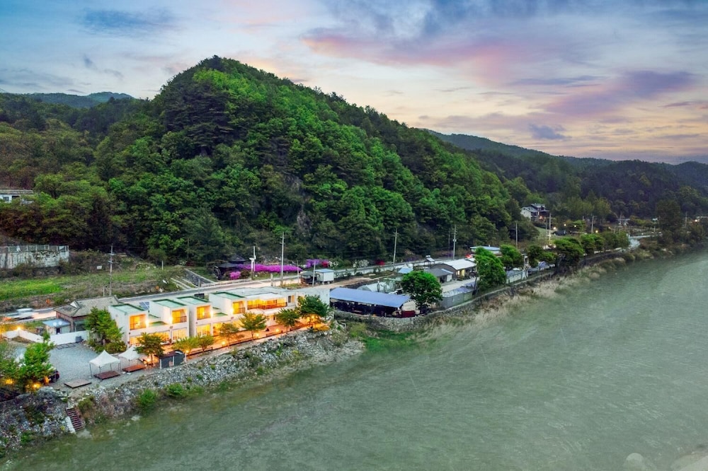 Gapyeong Bom Kids Gajok Spa Pension view 3