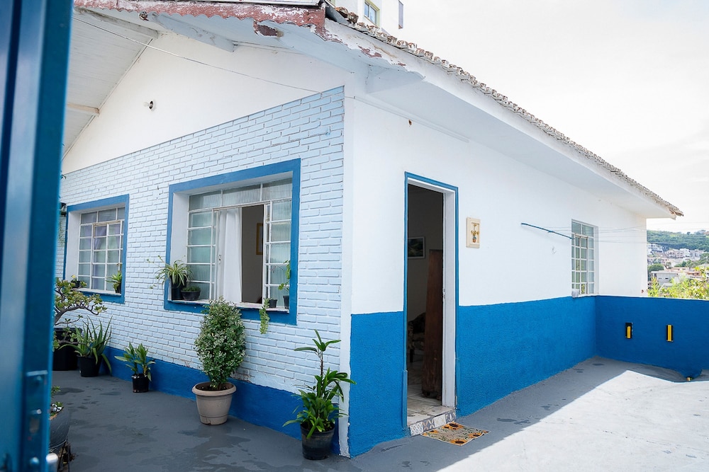 Casa Pet Friendly c 3 Quartos e Garagem no Jardim