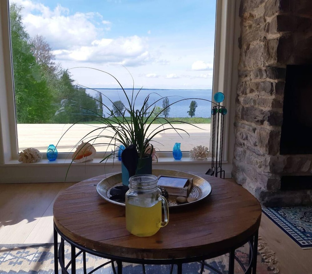 Stunning Sleeps 9 Lakeview Loghome, Spa & Yoga view 5