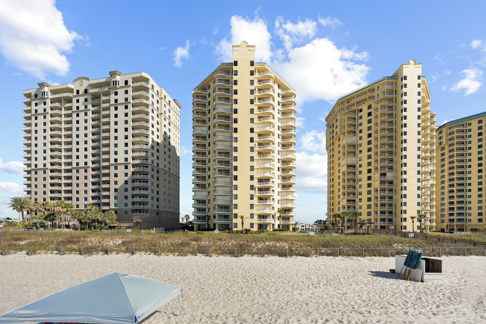 Beach Colony W7C - Covered Parking Included
