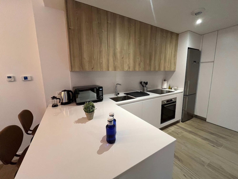 w Chic Urban 3BR w Sunny Terrace in Chueca