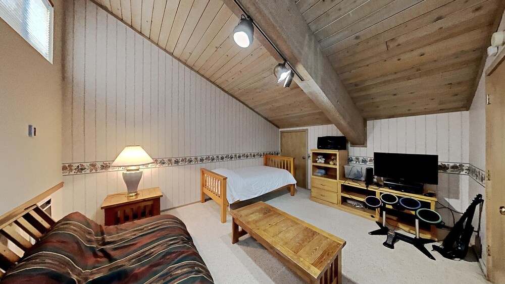 410 4 Bedroom Condo