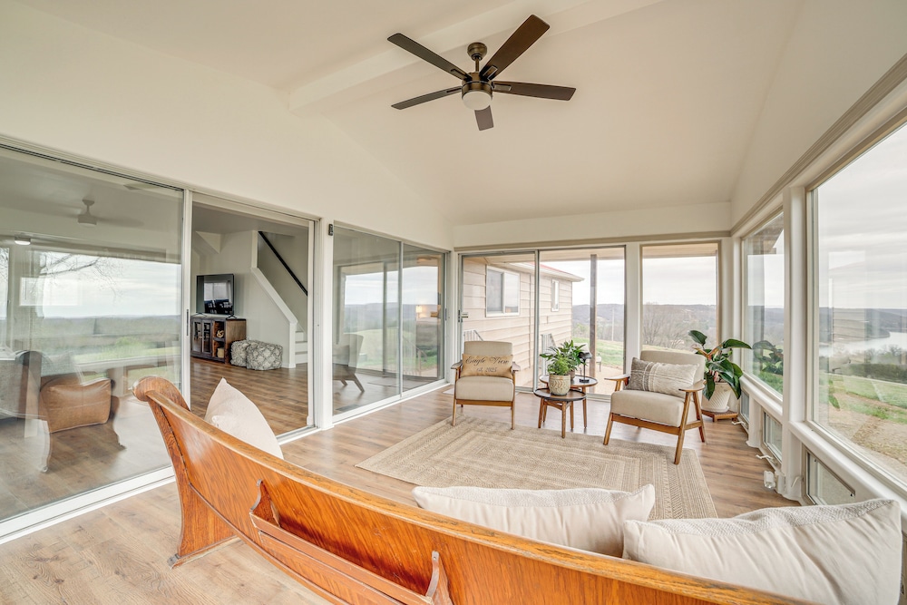 1 Mi to Table Rock Lake: Home w/ Furnished Patio!