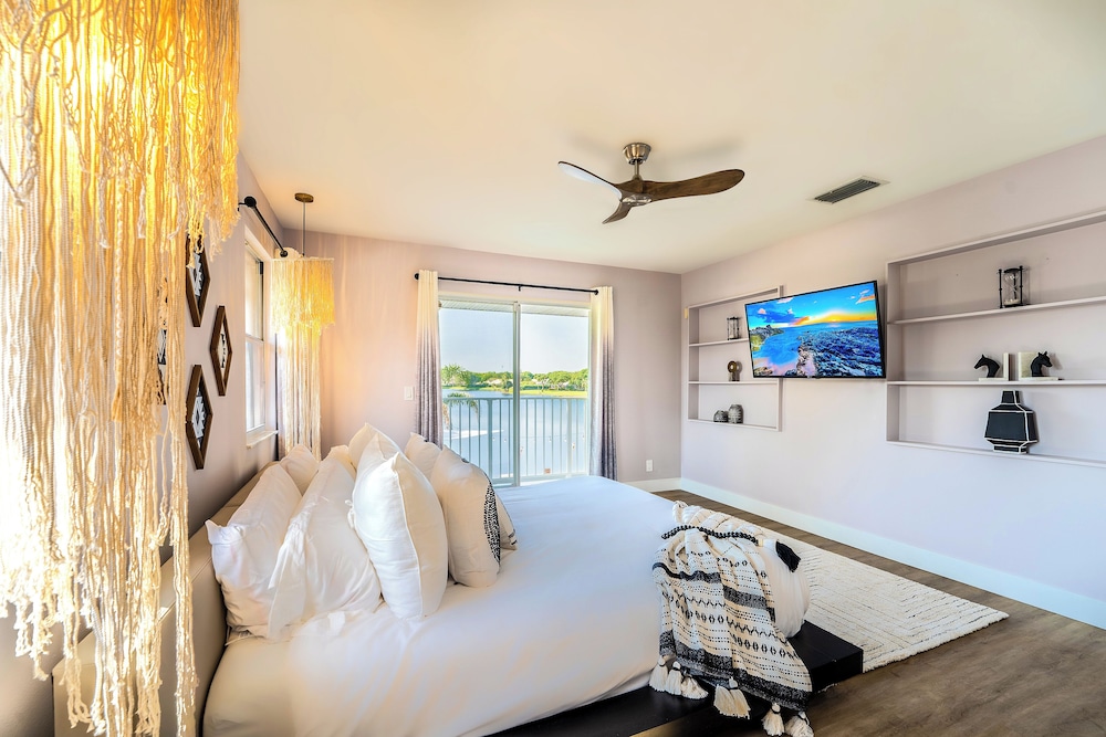 Palm Beach Paradise | Villa w/ Beach, Pool, Cinema & Tiki