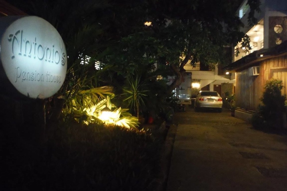 Antonio's Pension House