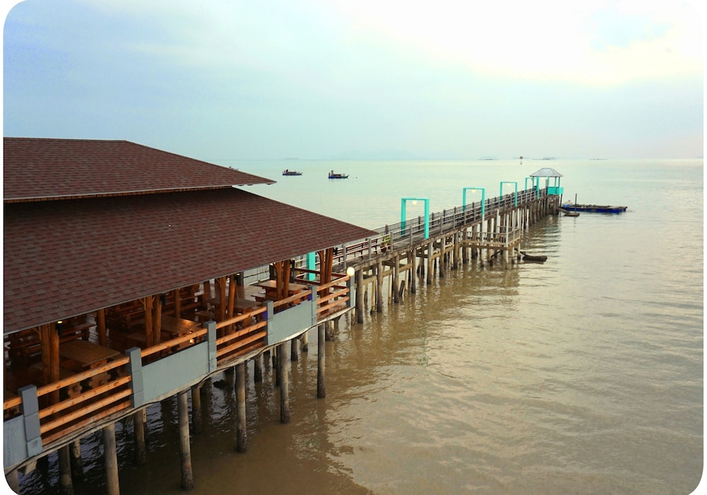 Kukup Xiang Holiday Home