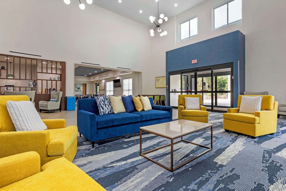 Comfort Inn & Suites Huntsville Near University