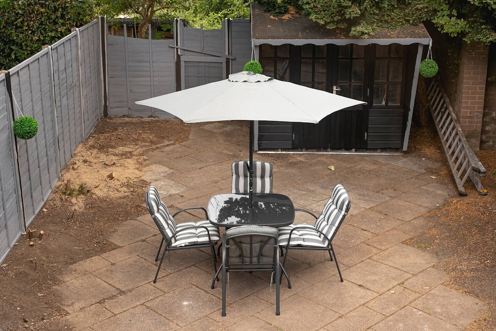 outdoor bbq area