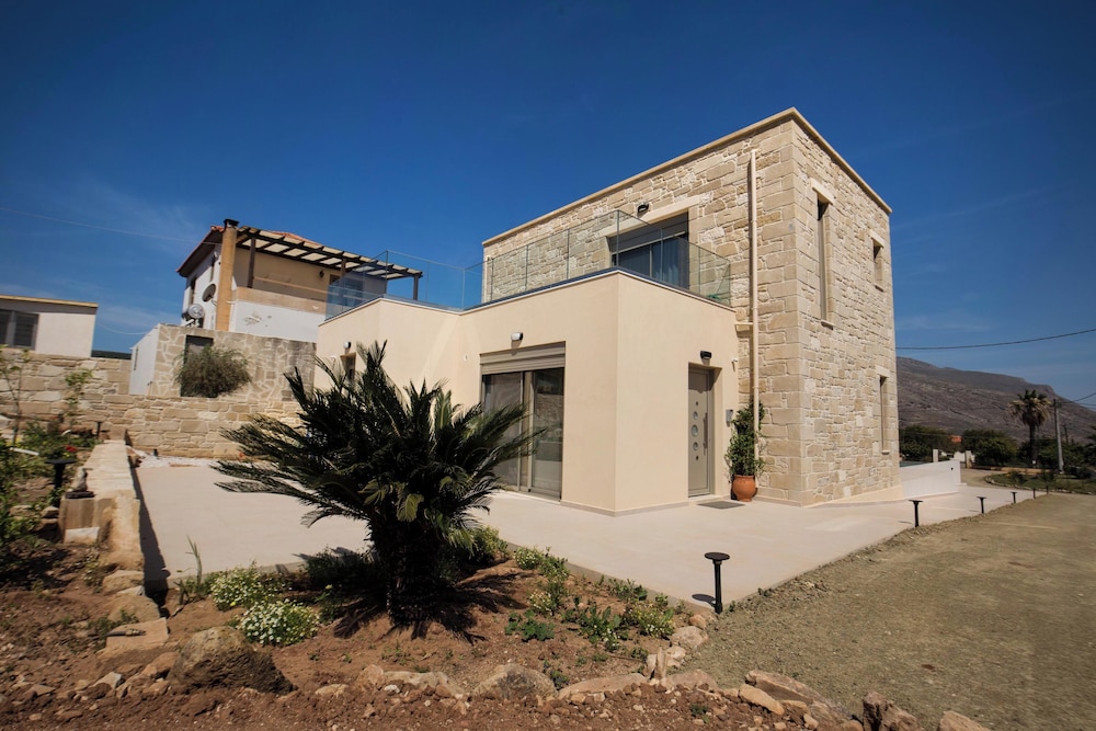 Amfitriti Villa