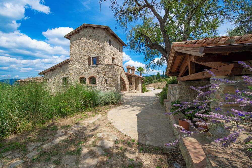 Villa Chianti With Panoramic Pool On The Vineyard