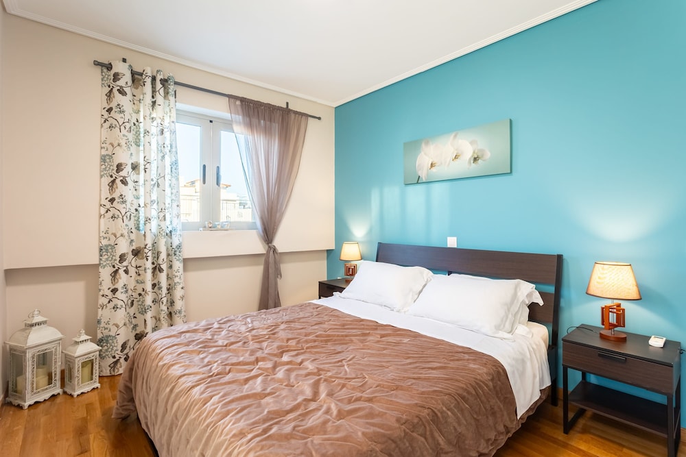 Beachfront Artemida Retreat - Peony Seabreeze Gem