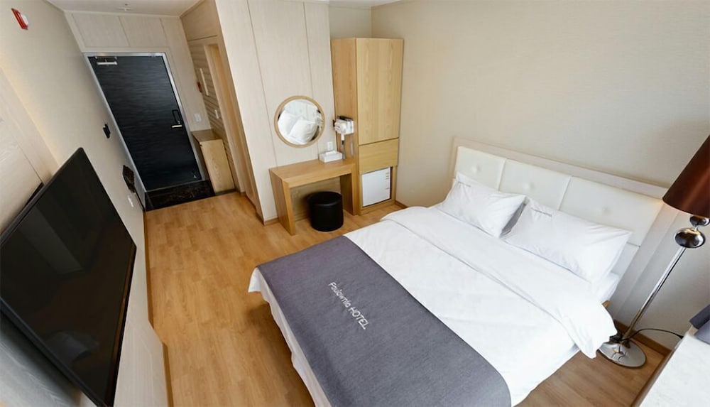 Paulownia Hostel & Guest House