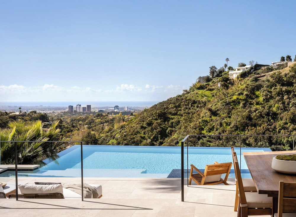 Stradella Mansion - Epitome of Luxury Living in This Breathtaking Bel Air Estate