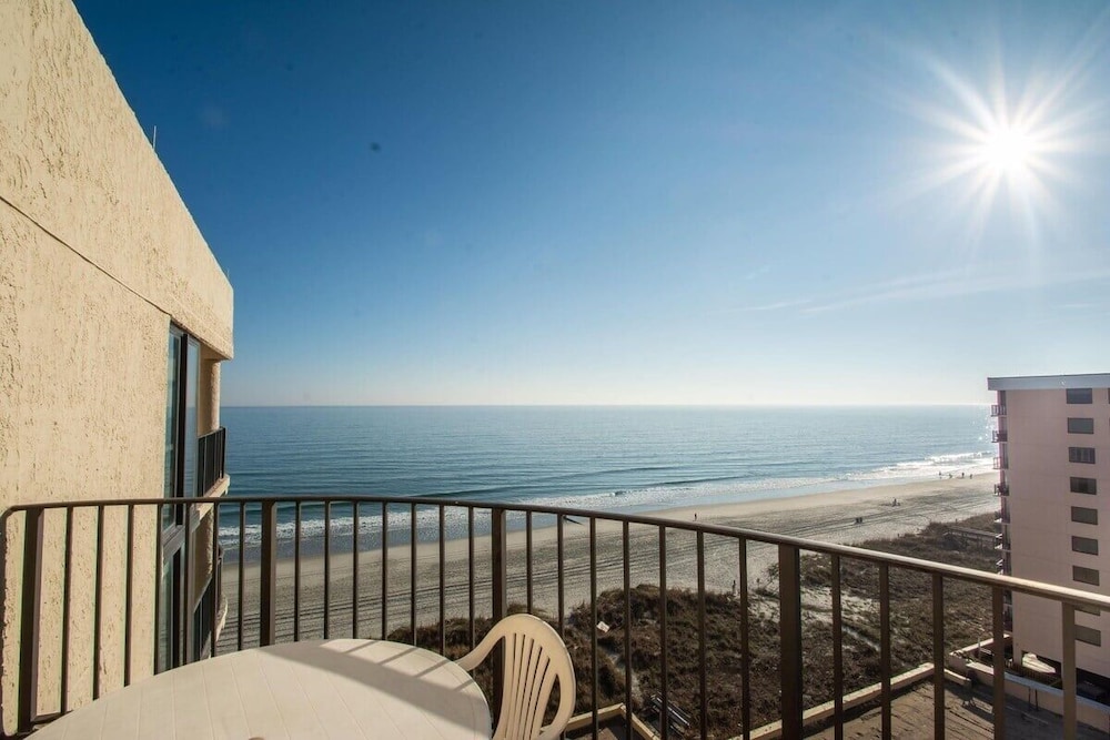 Sea Castle 8g 3 Bedroom Condo