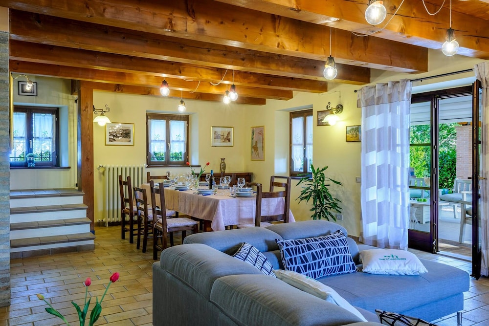 Casale Partemio 8 Marche Holiday Villas