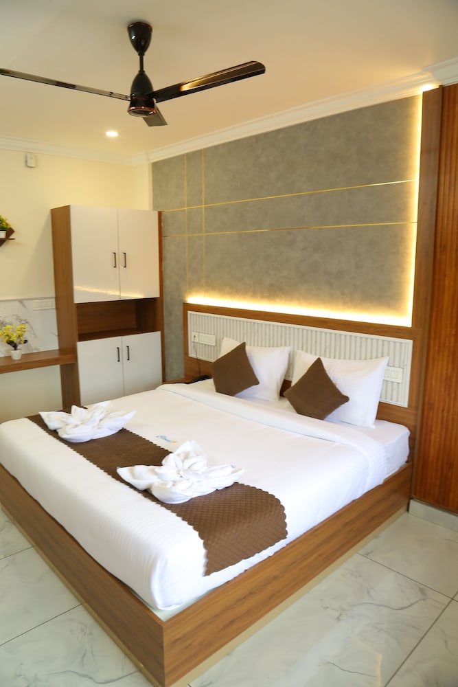 Cloud9 Airport Hotel