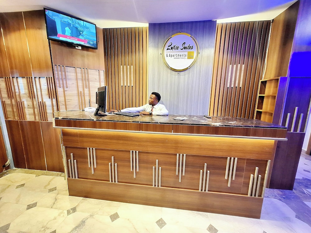 Luxxe Suites By Almond