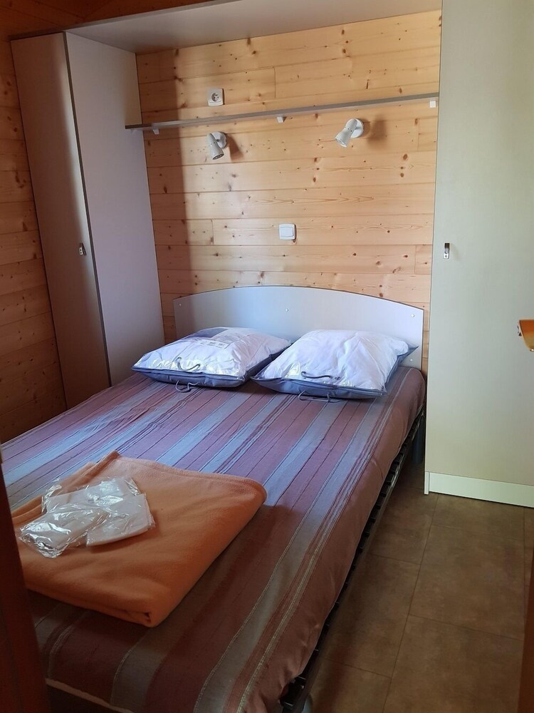 Camping de Graniers view 5