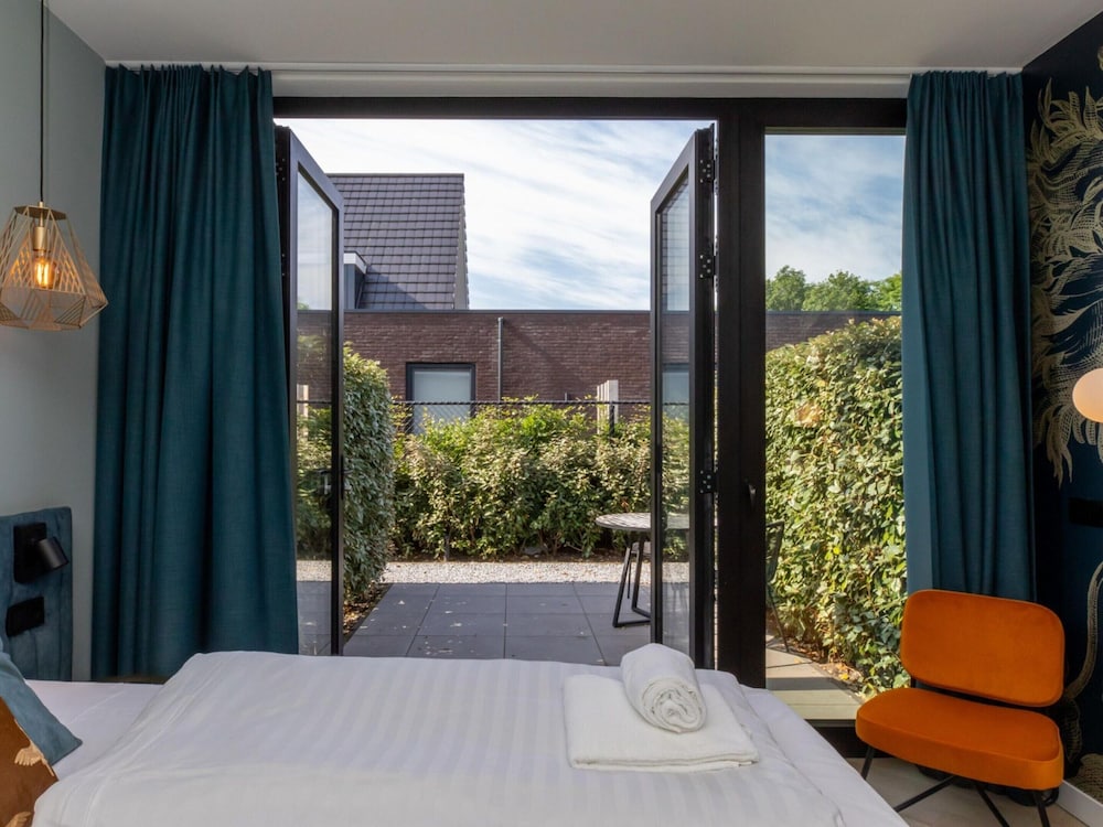 Romantic Garden Stay