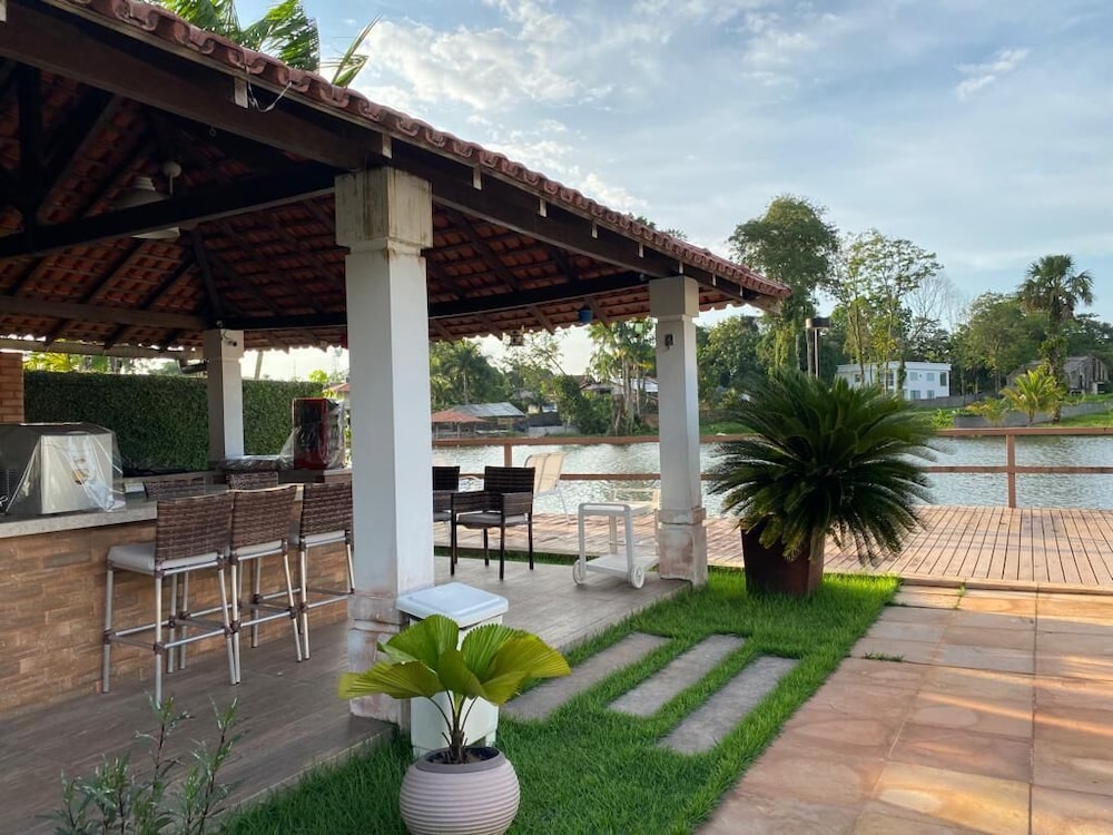 Casa Lago Azul