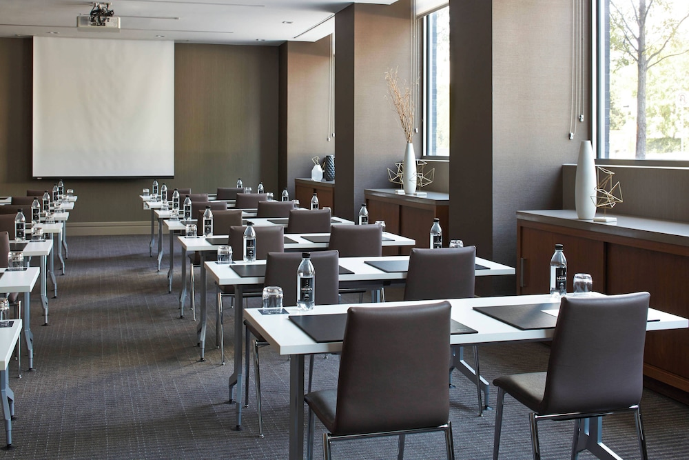 AC Hotel Atlanta Buckhead at Phipps Plaza