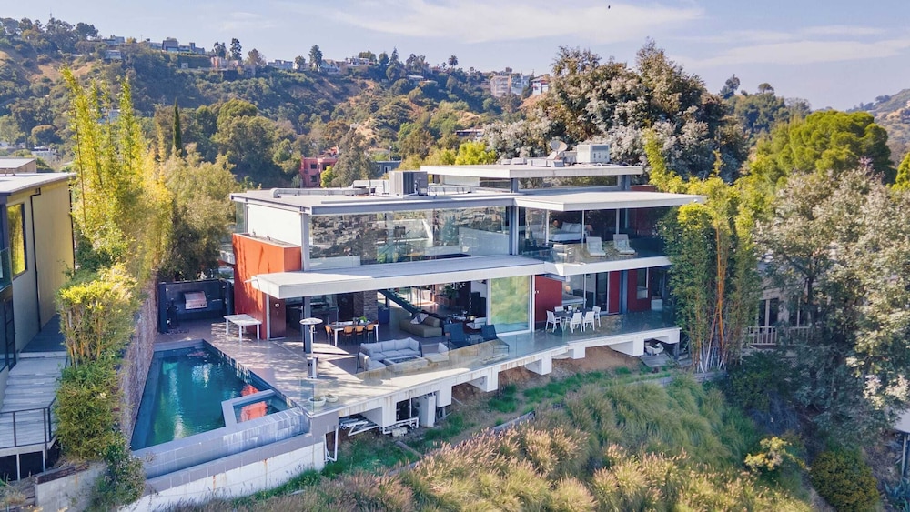Hollywood Overlook by Avantstay Private Pool + Hot Tub Panoramic Views