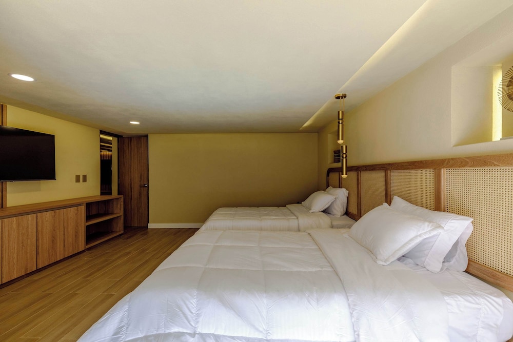 w Chic 2BR w Balcony in Cartagena Historic Center