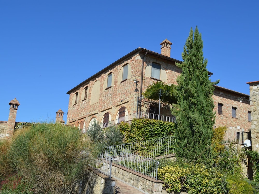 Apartment in Tuscany With Stunning Views view 5