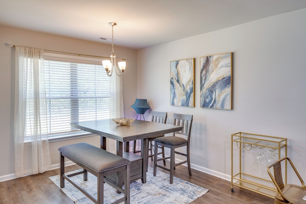 Family Home w/ Covered Patio in Ardmore