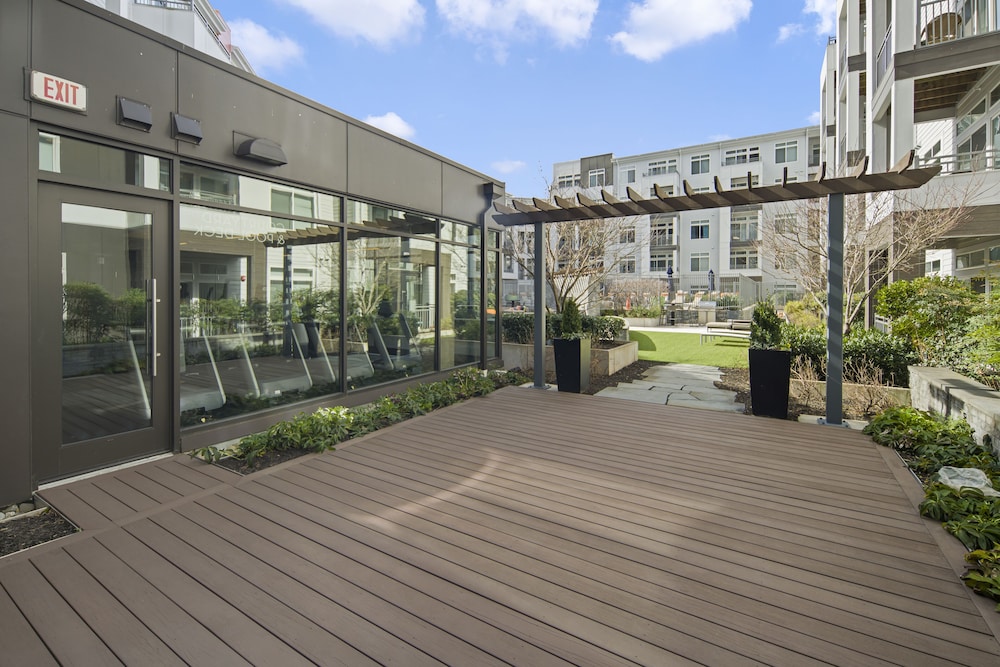 Global Luxury Suites at Reston - Property Image 35