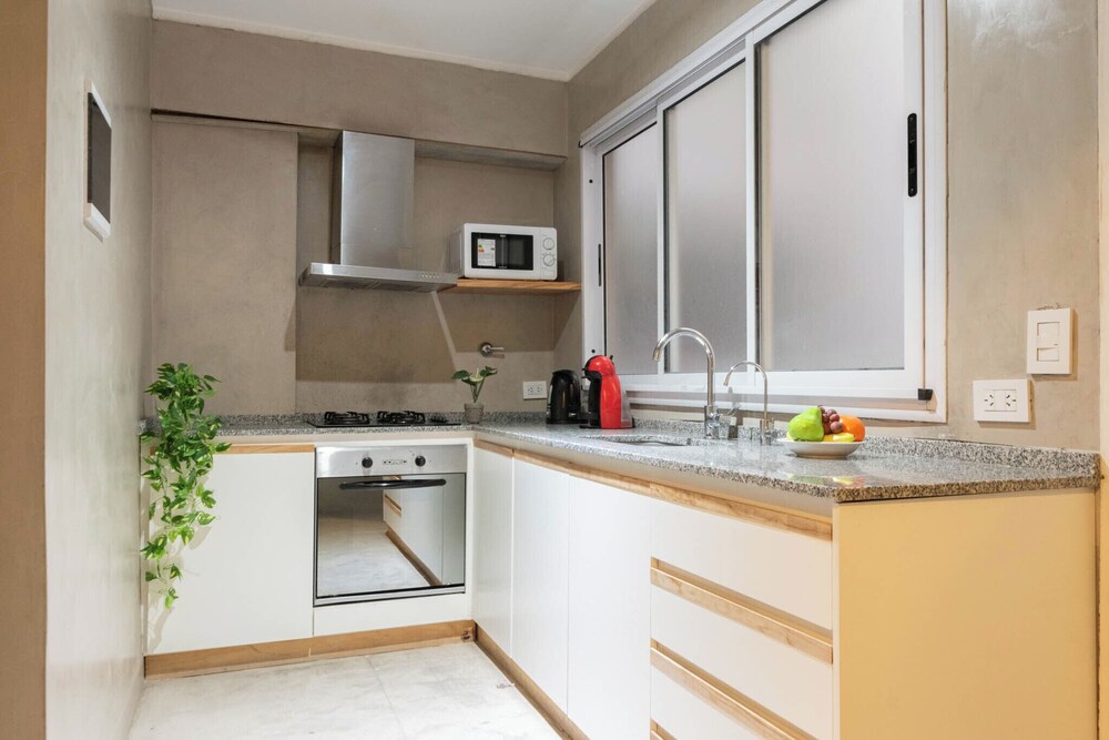MOT + Junin 1435 - 4 Bd 8 Pax in Recoleta
