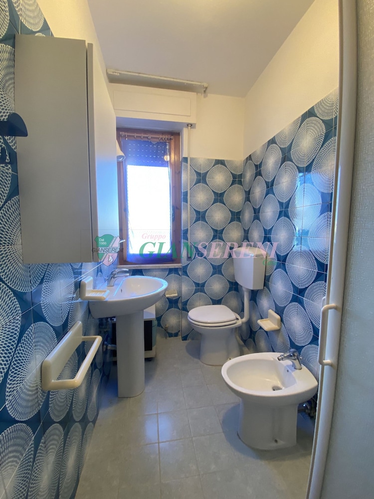 Three-room Apartment Sleeps 5 IN THE Conchiglia-rif Conchiglia
